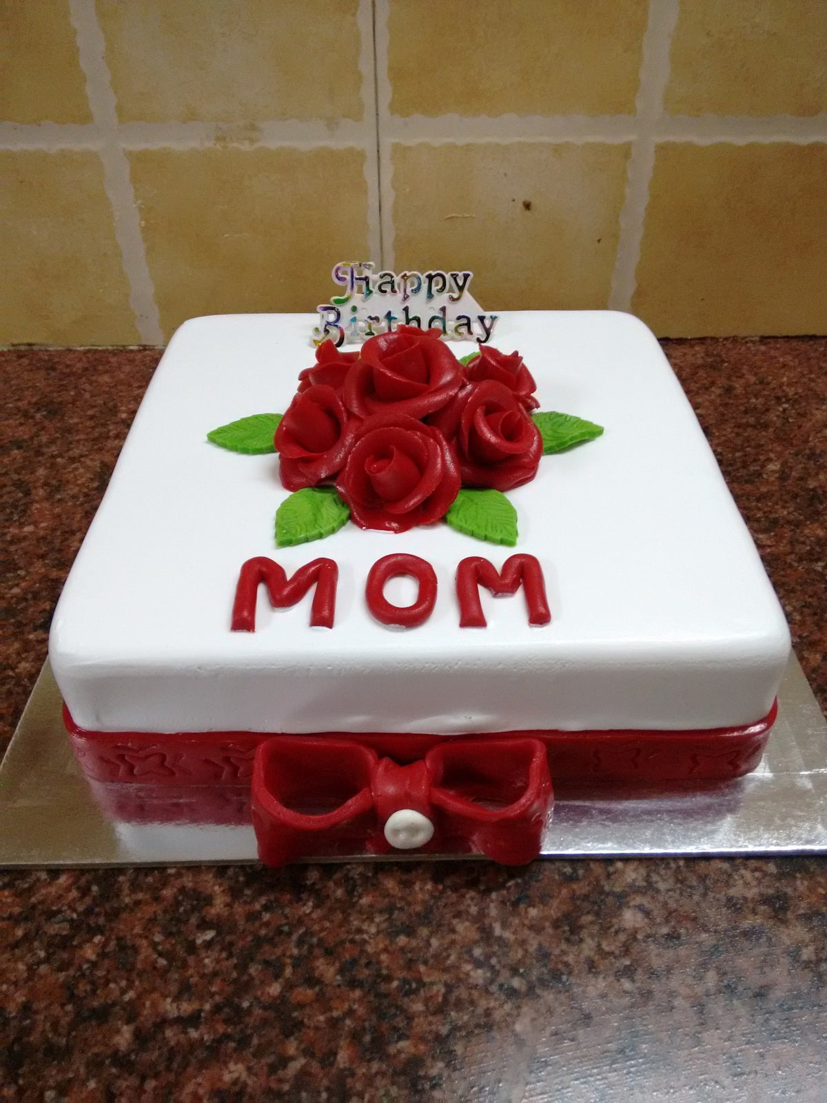 3 Tier Square Shaped Cake With Real Roses at Rs 3528/kilogram | Cream Cake  in Bhilwara | ID: 19360330088